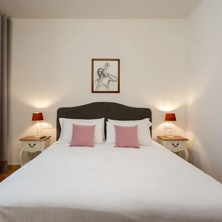 Palazzo D'ambra Residenza D'epoca Bed & Breakfast *