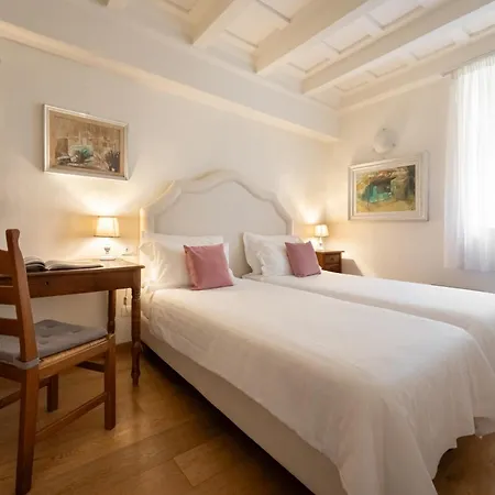Palazzo D'ambra Residenza D'epoca *